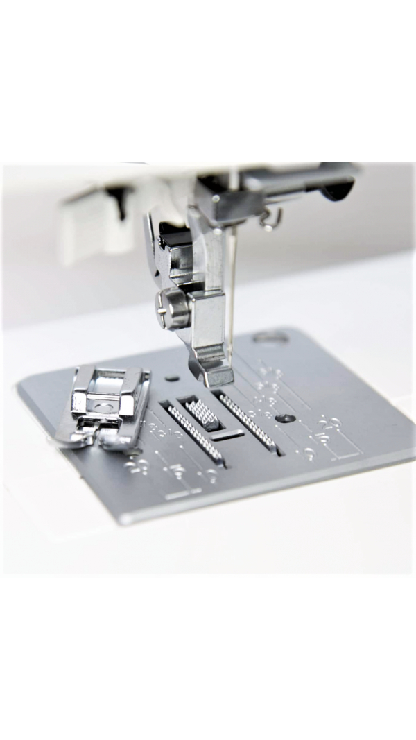 Швейная машина Janome XE 300