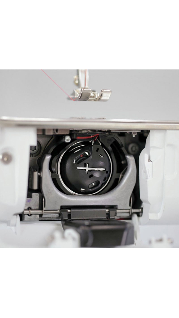 Швейно-вышивальная машина Bernina 770 QE Plus