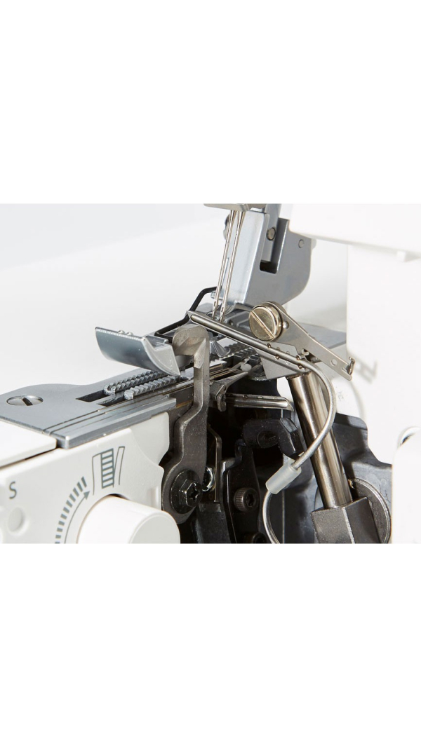 Оверлок Janome AirThread 2000D Pro
