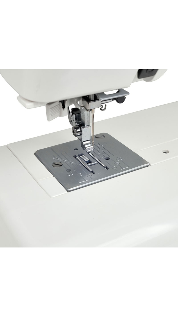 Швейная машина Janome X15