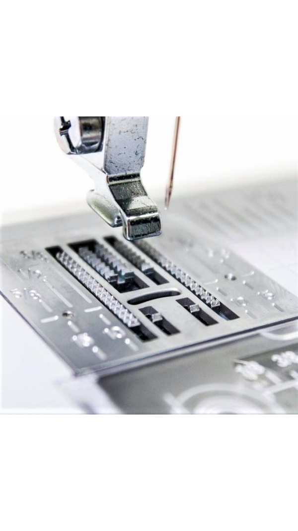 Швейна машина JANOME Quality Fashion 7900