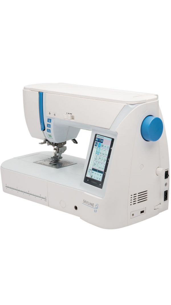 Швейная машина JANOME Skyline S7